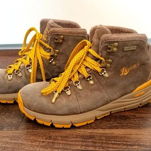 Danner Mountain 600 Women's hiking boots grey suede